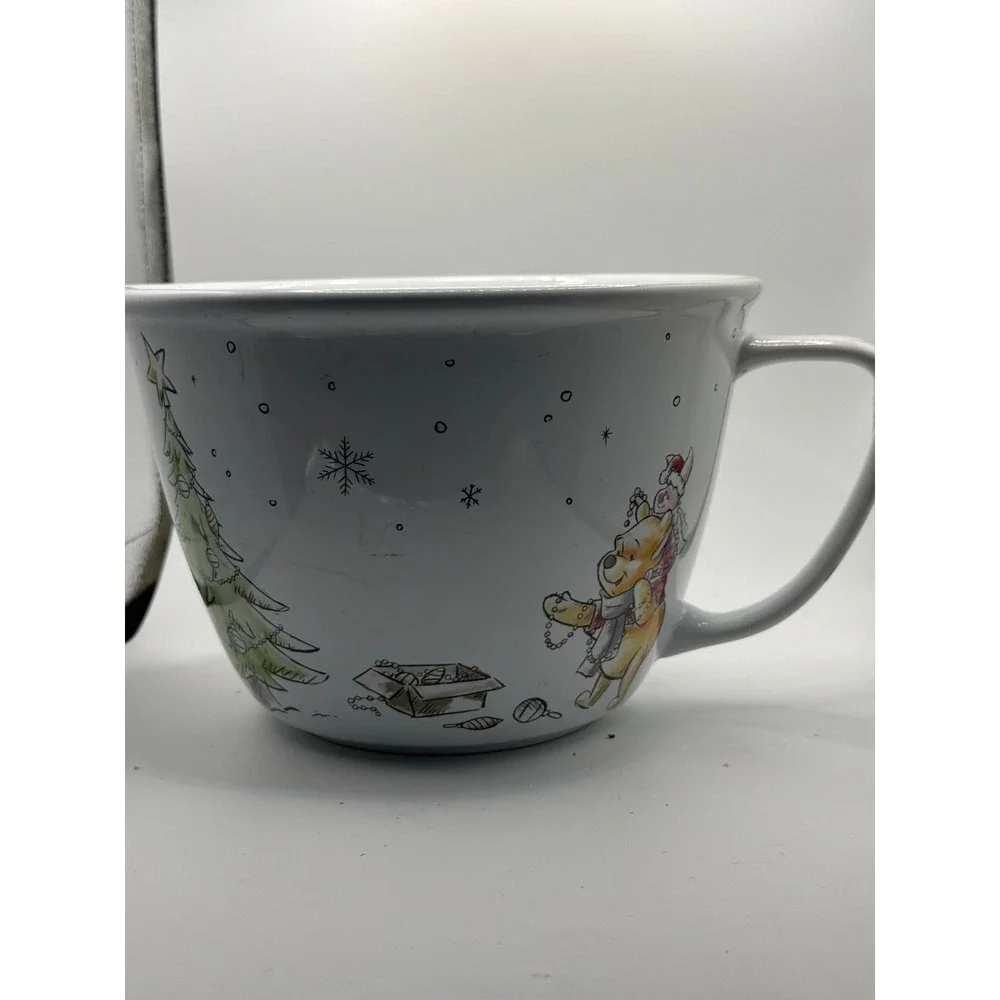 Disney Christmas WINNIE THE POOH Kitchen Mixing Bowl 9 CUPS / 72 OUNCE